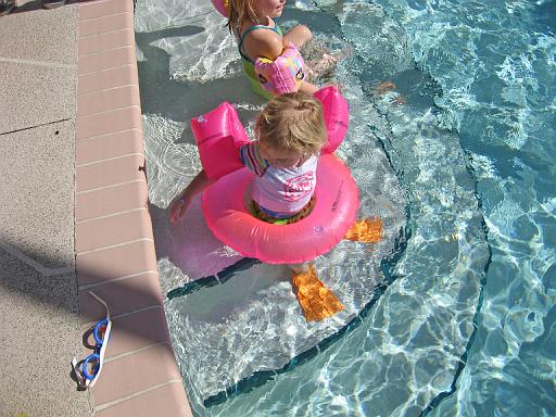 2007-12-25.christmas.swimming_pool.02.venice.fl.us 