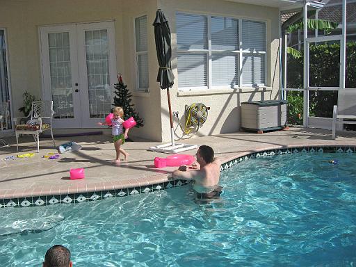 2007-12-25.christmas.swimming_pool.07.venice.fl.us 