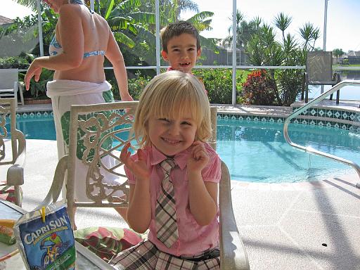2007-12-25.christmas.swimming_pool.14.venice.fl.us 