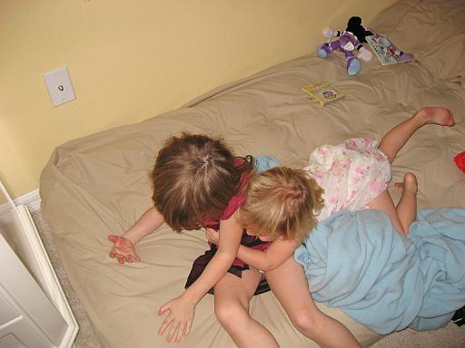 2007-12-25.christmas.wrestling.04.seren-snyder.venice.fl.us 