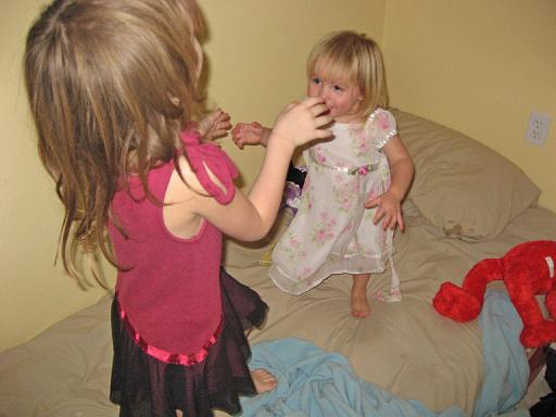 2007-12-25.christmas.wrestling.05.seren-snyder.venice.fl.us 