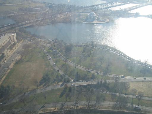 2003-12-23.jefferson_memorial.washington_monument.washington.dc.us 