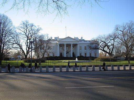 2003-12-23.white_house.front.1.washington.dc.us 