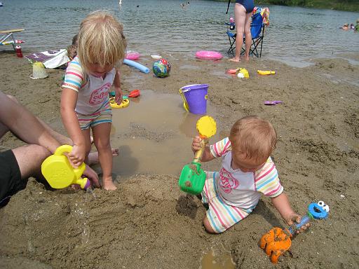 2008-08-05.beach.island_lake.05.seren-ronan-snyder.brighton.mi.us 