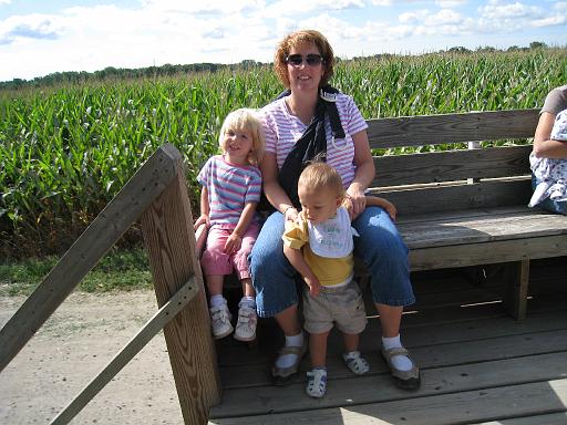 2008-08-20.calder_dairy.14.nessa-ronan-seren-snyder.carleton.mi.us 