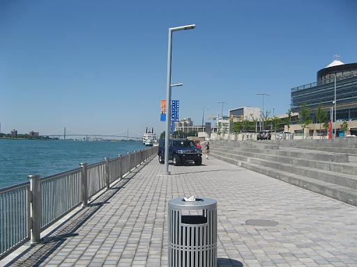 2007-07-07.river.panorama.1h.detroit_river_walk.mi.us 