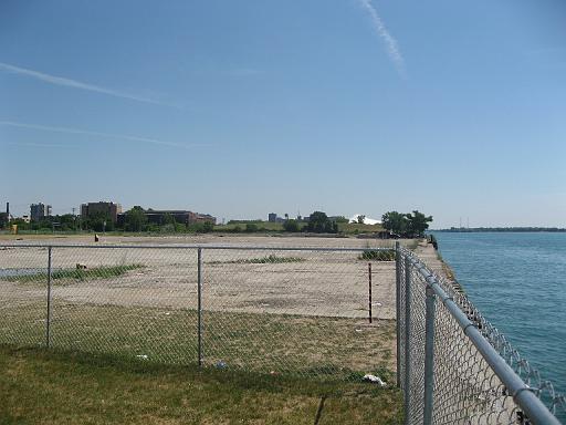 2007-07-07.river.panorama.2a.detroit_river_walk.mi.us 