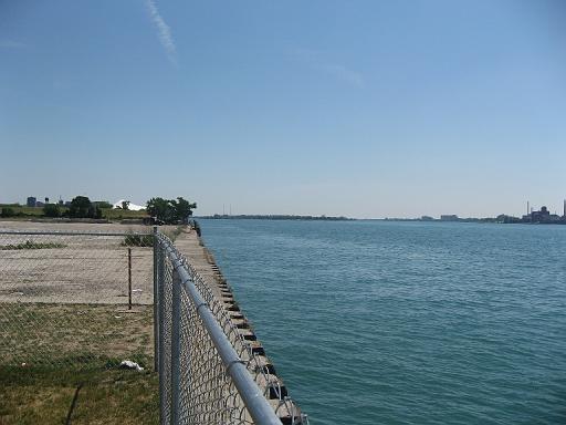 2007-07-07.river.panorama.2b.detroit_river_walk.mi.us 