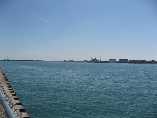 2007-07-07.river.panorama.2c.detroit_river_walk.mi.us 