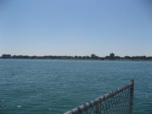 2007-07-07.river.panorama.2f.detroit_river_walk.mi.us 