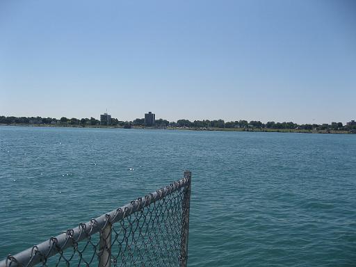 2007-07-07.river.panorama.2g.detroit_river_walk.mi.us 