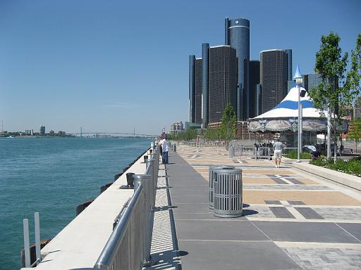 2007-07-07.river.panorama.2n.detroit_river_walk.mi.us 