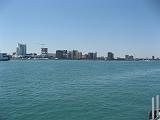 2007-07-07.river.panorama.2k.detroit_river_walk.mi.us.jpg