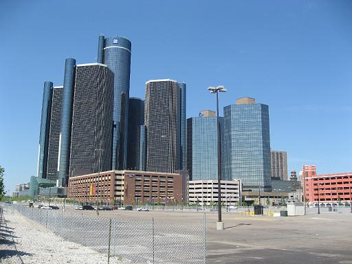 2007-07-07.renaissance_center.3.detroit_river_walk.mi.us 