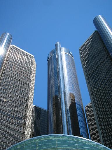 2007-07-07.renaissance_center.5.detroit_river_walk.mi.us 