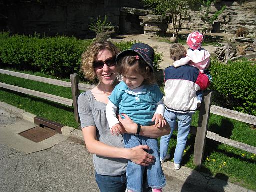 2008-05-09.portrait.003.angie-sienna-sandy-seren-snyder.detroit_zoo.mi.us 