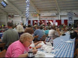 2006-09-14.oktoberfest.1.german_band.video.320x240-17meg.frankenmuth.mi.us 