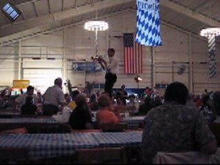 2006-09-14.oktoberfest.6.german_band.video.320x240-8.4meg.frankenmuth.mi.us 