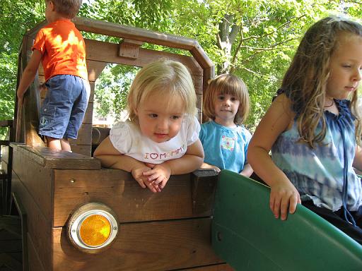 2007-09-20.playground.07.seren-snyder.northville.mi.us 