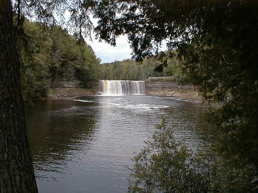2003-09-00.upper_falls.2.tahquamenon_falls.mi.us 