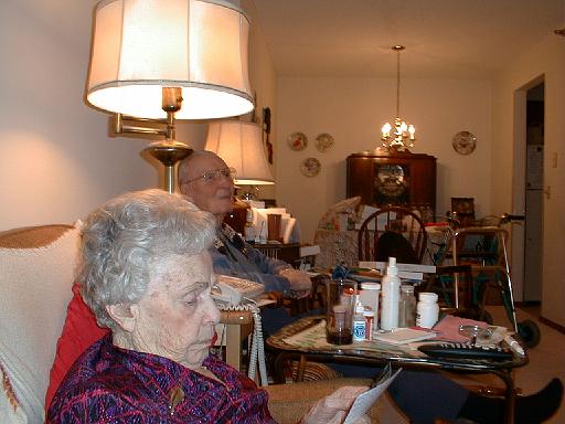 1998-12-25.charollette-george-noren.christmas.walker.minneapolis.mn.us 