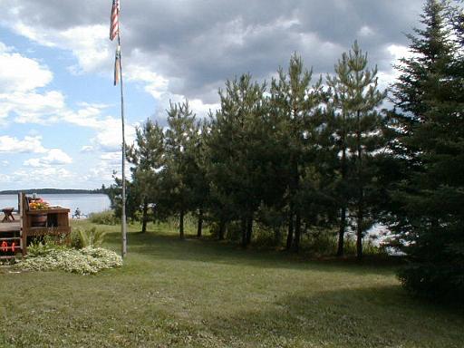 1999-08-24.lawn.lake_cabin.cook.mn.us 