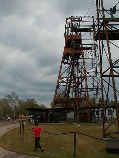 2001-07-00.elevator.tower.3.soudan_mine.tower.mn.us 