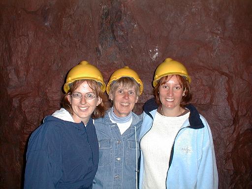 2001-07-00.level_27.nancy-sandy-snyder-nessa.1.soudan_mine.tower.mn.us 