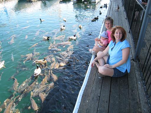 2007-03-21.marina.01.sandy-nessa-seren-snyder.las_vegas.nv.us 
