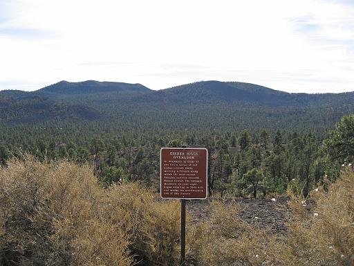 2007-11-18.volcanic_cinder_hills_overlook.sunset_crater.02.flagstaff.az.us 