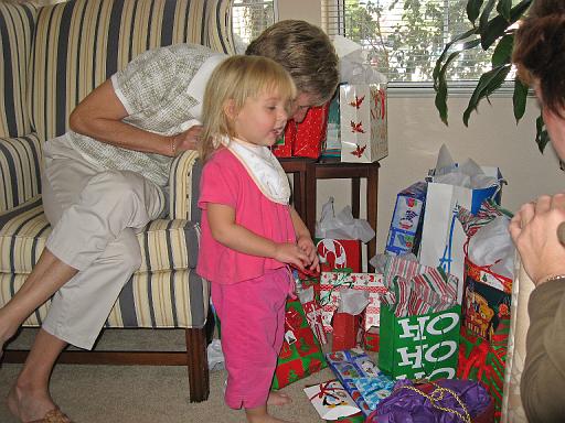 2007-11-22.opening_presents.12.seren-snyder.christmas.las_vegas.nv.us 