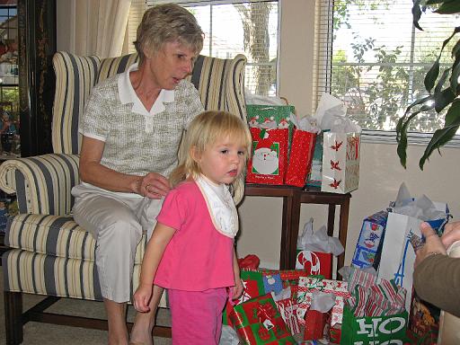 2007-11-22.opening_presents.13.seren-snyder.christmas.las_vegas.nv.us 