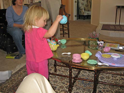 2007-11-22.opening_presents.22.seren-snyder.christmas.las_vegas.nv.us 