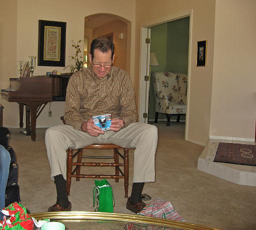 2007-11-22.opening_presents.23.seren-snyder.christmas.las_vegas.nv.us 