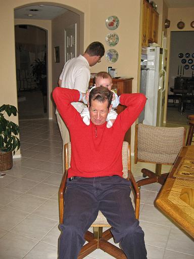 2007-11-26.piggy_back_ride.01.ronan-wendy-snyder.las_vegas.nv.us 