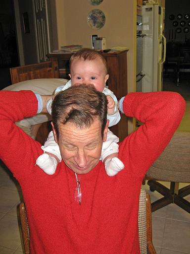 2007-11-26.piggy_back_ride.02.ronan-wendy-snyder.las_vegas.nv.us 