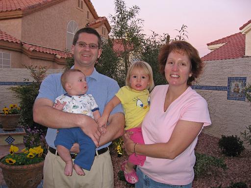 2007-11-26.portrait.kevin-nessa-ronan-seren-snyder.01.fav.las_vegas.nv.us 