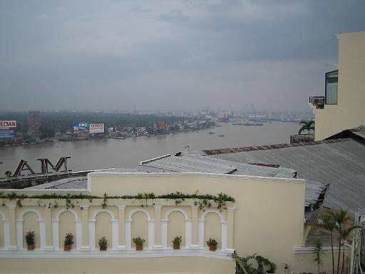 2004-07-01.river.2.saigon.ho_chi_minh.vn 