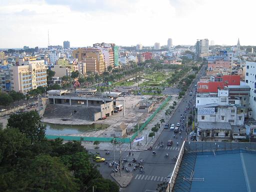 2004-07-06.skyline.circus.saigon.ho_chi_minh.vn 
