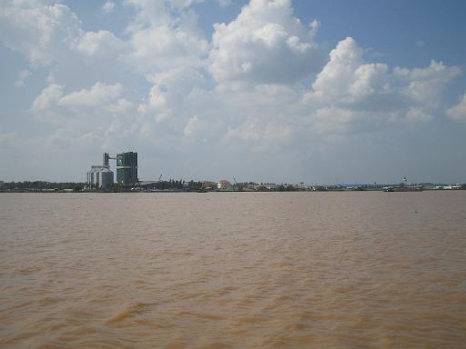2004-07-05.mekong_delta.9.my_tho.vn 
