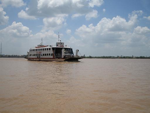 2004-07-05.mekong_delta.ferry.my_tho.vn 