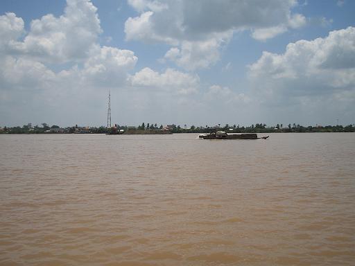2004-07-05.mekong_delta.sand_barge.1.my_tho.vn 