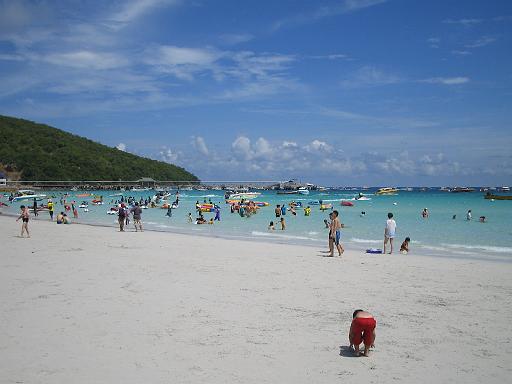 2004-07-10.beach.2.pattaya.th 