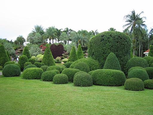2004-07-10.tropical_gardens.1.nong_nooch.th 