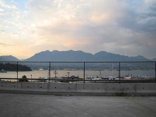 2004-07-14.skyline.grouse_mtn.lights.1.vancouver.ca 